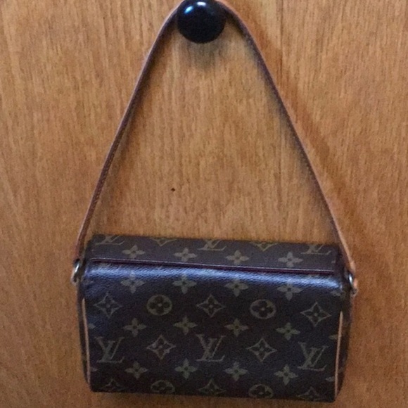 LOUIS VUITTON HANDBAG